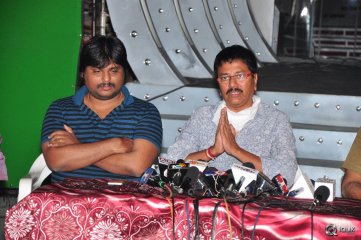 Aatadukundam Raa Movie Press Meet